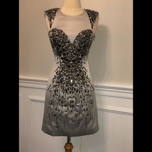 Karen Millen Silver Embellished Cocktail Dress0/2